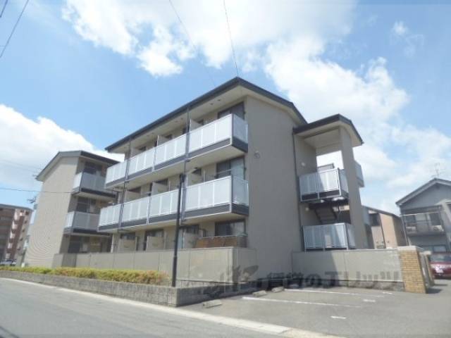 レオパレスカップラス外観写真1