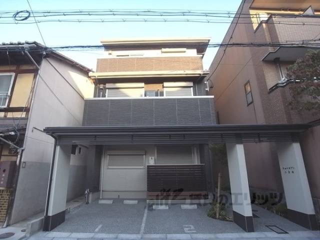 シャーメゾン二条城外観写真2