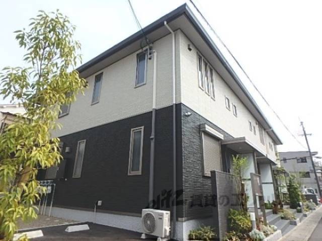 シャーメゾン太秦外観写真3