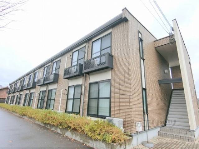 レオパレスＣａｌｍａ外観写真1