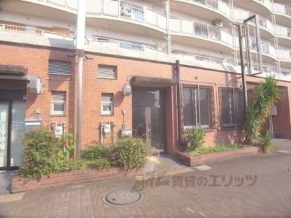 向島ニュータウンセンター商店街１号棟外観写真2