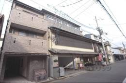 エスコート二条外観写真