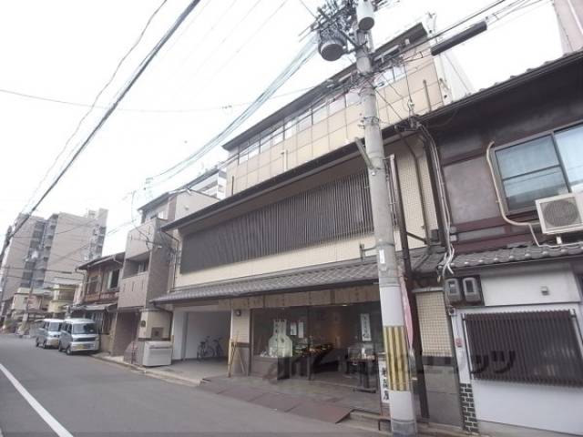 エスコート二条外観写真3