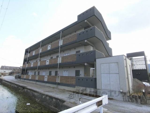 レキュリーブルー外観写真2