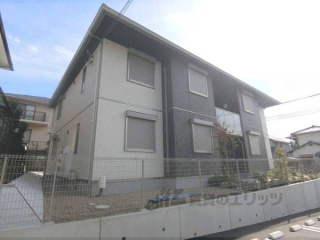 シャーメゾンクレスト高の原外観写真2