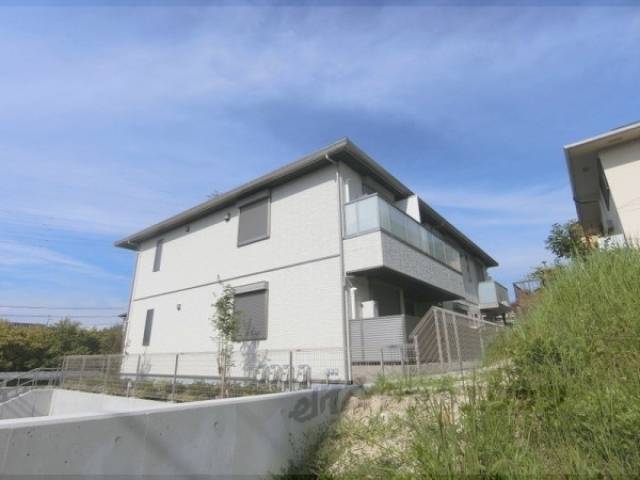 シャーメゾンクレスト高の原外観写真3