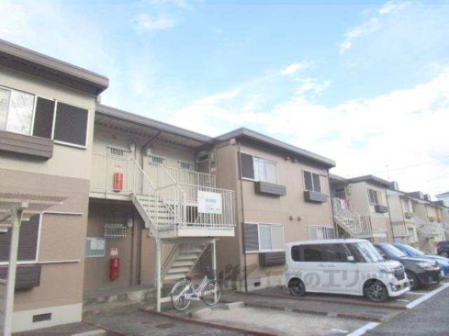 高井ハイツＢ棟外観写真1