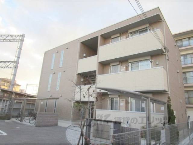 Ｓｔａｔｉｏｎ　ｓｉｄｅ　ｃｏｕｒｔ外観写真1