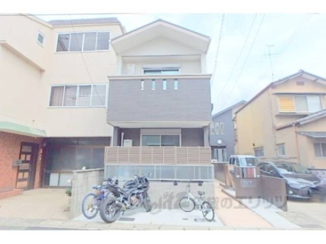 グランシャリオレアル外観写真2