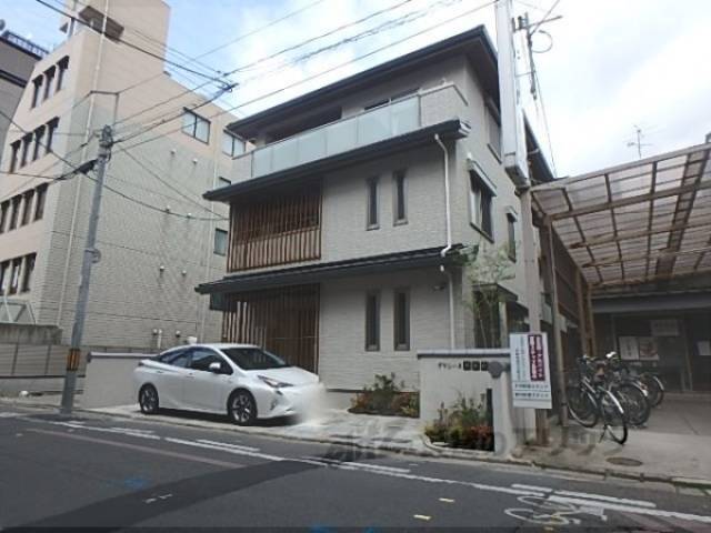 グリシーヌ丸太町外観写真1