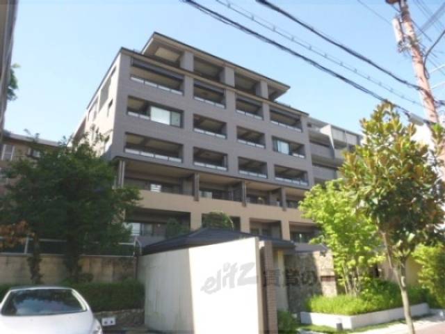 グランリソシエ御所西外観写真1