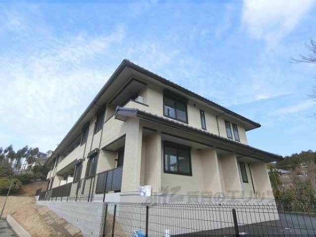 ソレアード御室外観写真2