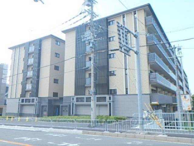 プレサンスレジェンド六地蔵215号室外観写真1