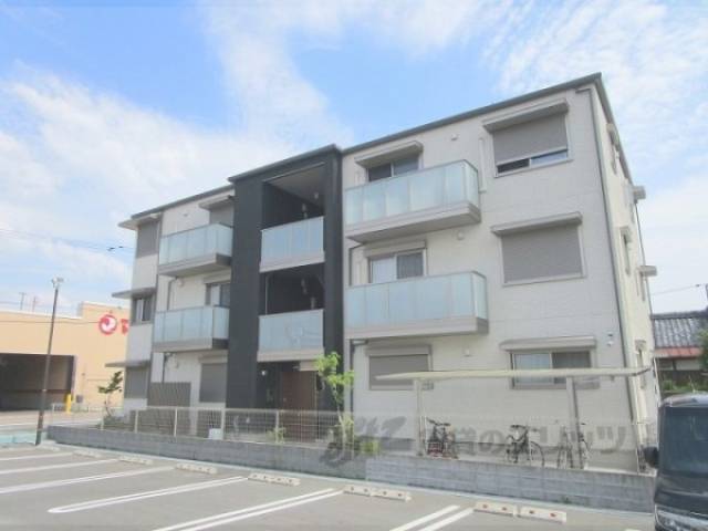 シャーメゾンレビエ外観写真2