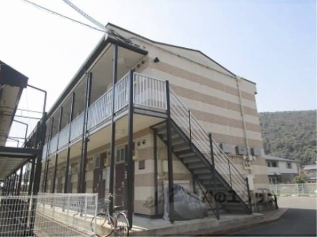 レオパレス嵐山２外観写真1