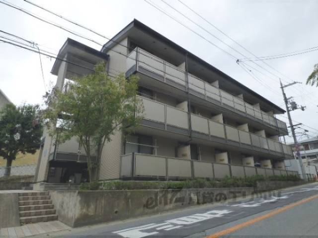 レオパレスＦｏｒｅｓｔ桂坂外観写真1