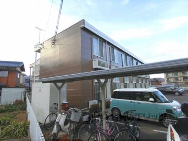 レオパレス八日市外観写真2