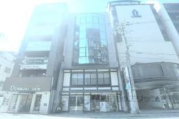 鶏鉾ビル外観写真