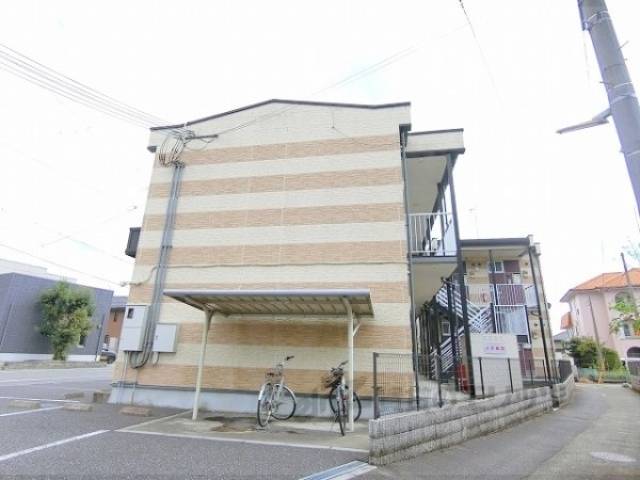 レオパレスＵＴＯＧＡＲＩＡ外観写真2