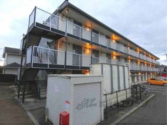 レオパレスアイエス外観写真1