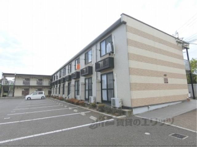 レオパレスザ　ストリングス外観写真1