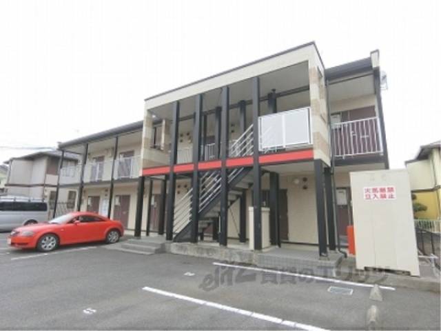 レオパレス八日市インター前外観写真1