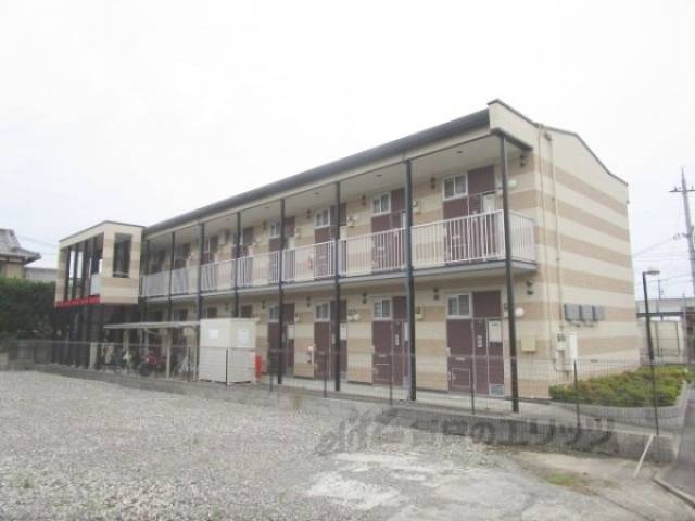 レオパレスポケット外観写真1