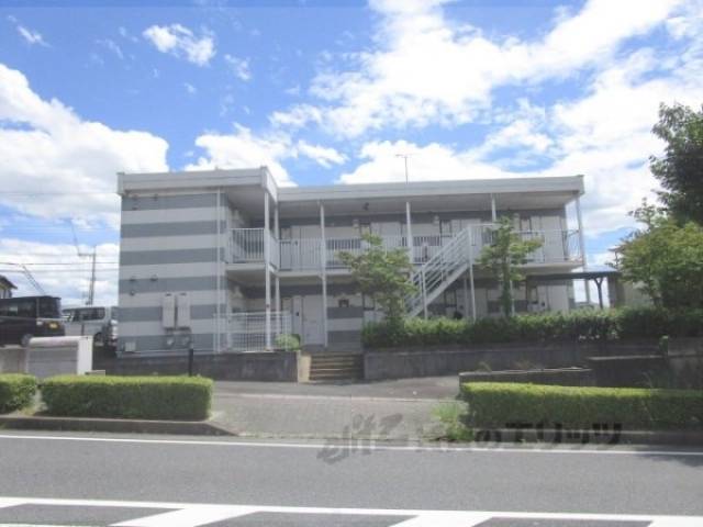 レオパレス雪月花外観写真1