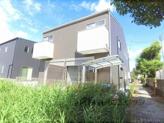 Ｄ-ＨＯＵＳＥ外観写真1