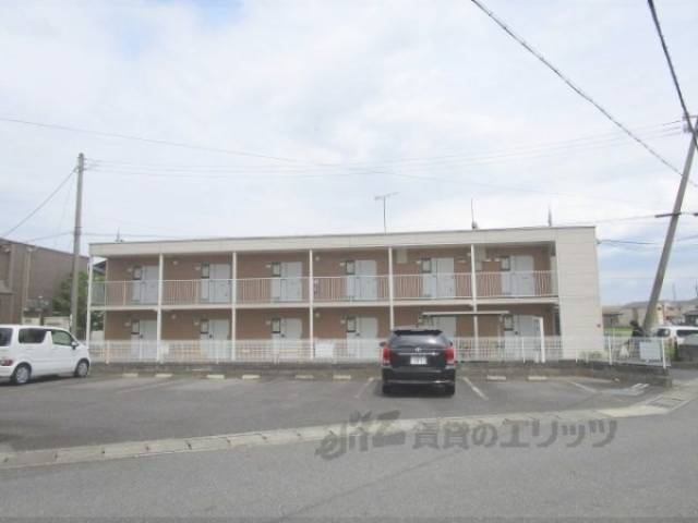 レオパレス湖畔平外観写真2