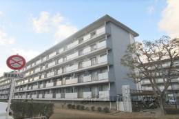 保津川団地５号棟外観写真