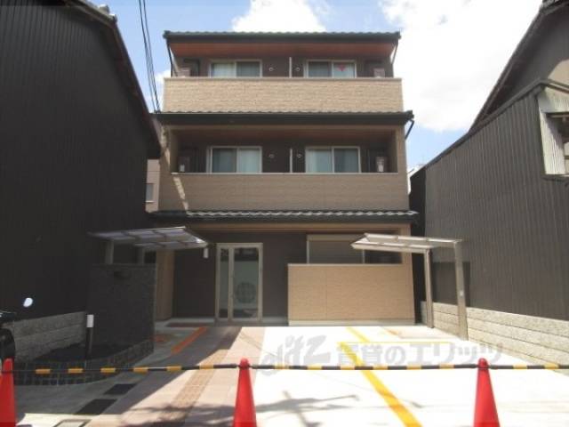 アパートメント二条城外観写真1