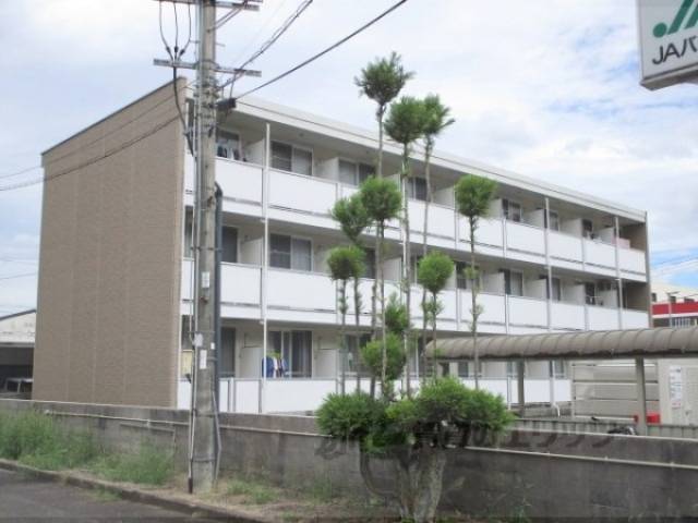 レオパレスフォーマルハウト外観写真1