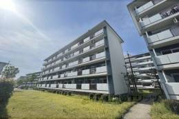 保津川団地１０号棟外観写真