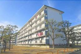 保津川団地２６号棟外観写真