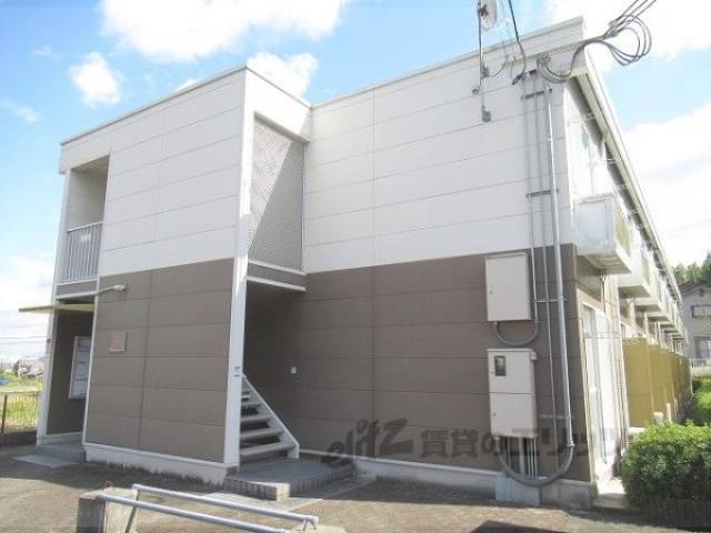 レオパレス甲西外観写真1