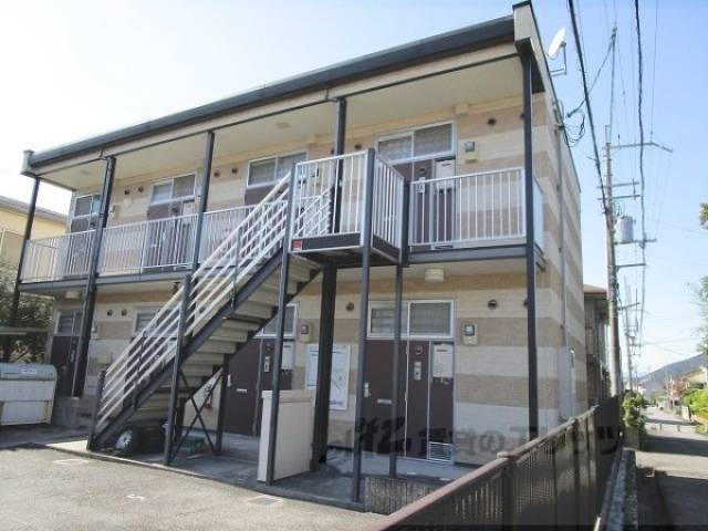 レオパレス滋賀外観写真1