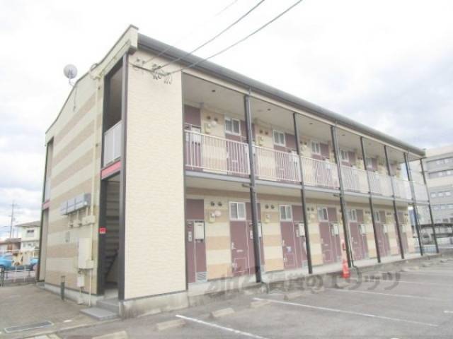 レオパレスあけぼの外観写真1