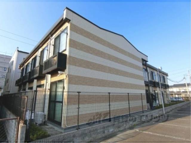 レオパレス八風外観写真2