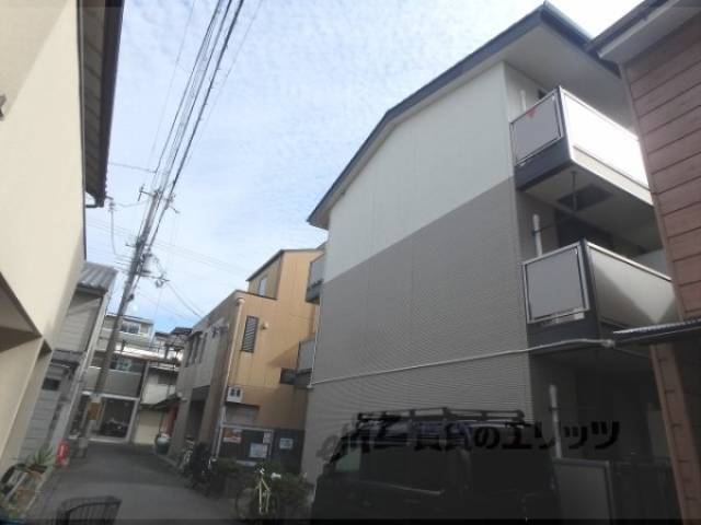 レオパレスコーポ西新道バザール外観写真3