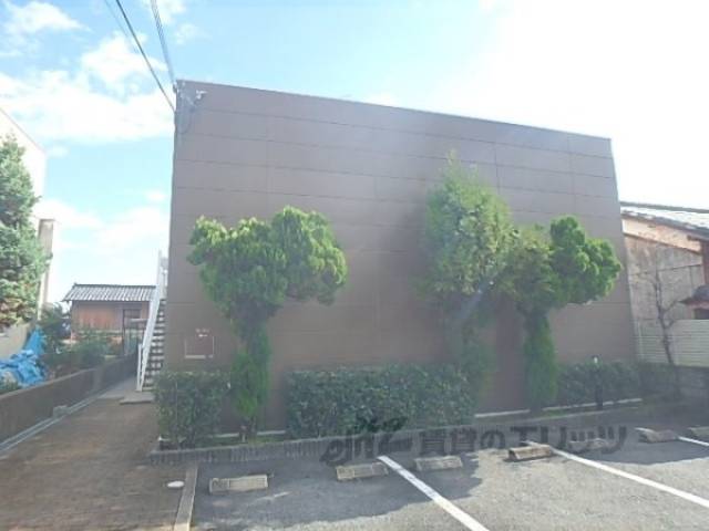 レオパレスサニーコート外観写真2