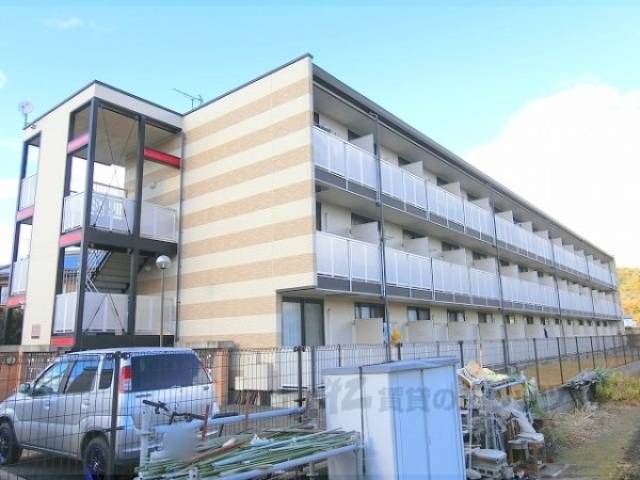 レオパレスアイリ外観写真1