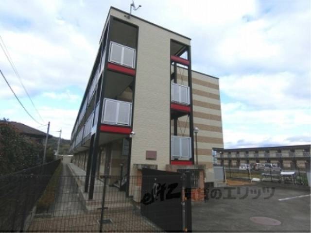 レオパレスアイリ外観写真2