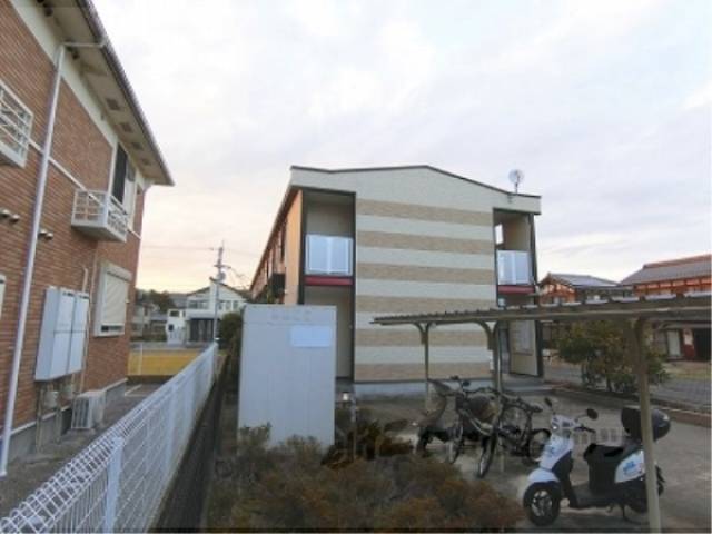 レオパレスベルン外観写真1