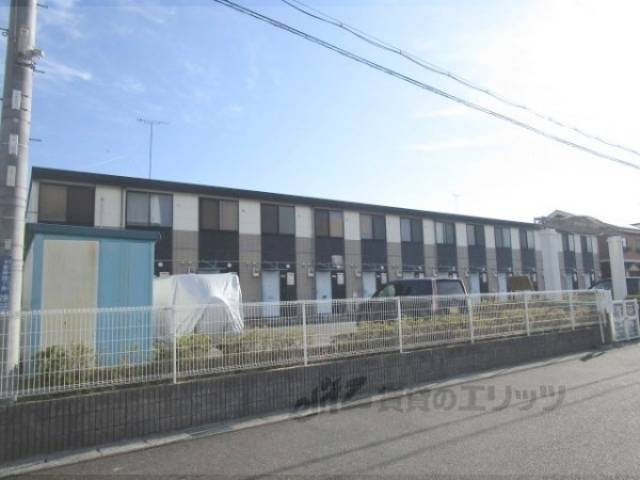 レオパレスレーゼン外観写真2