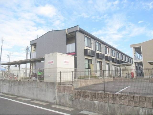 レオパレスファミリア外観写真1