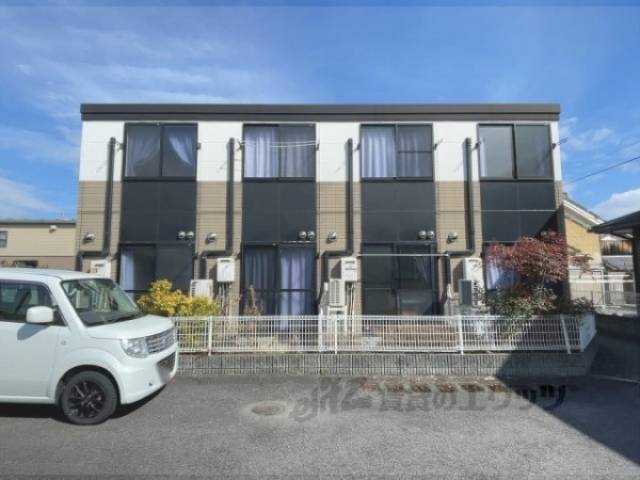 レオパレスカトレア外観写真2