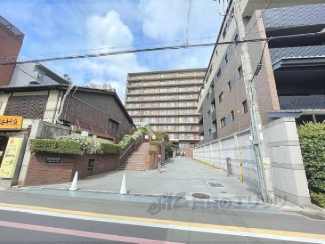 四条高倉スカイハイツ外観写真1