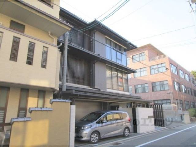 Ｒｉｖｉｅｒｅ　Ｇａｕｃｈｅ御所西外観写真2
