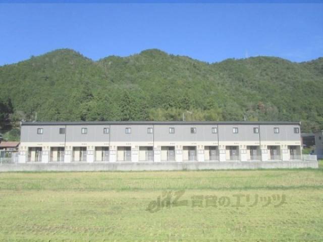 レオパレス篠山外観写真2